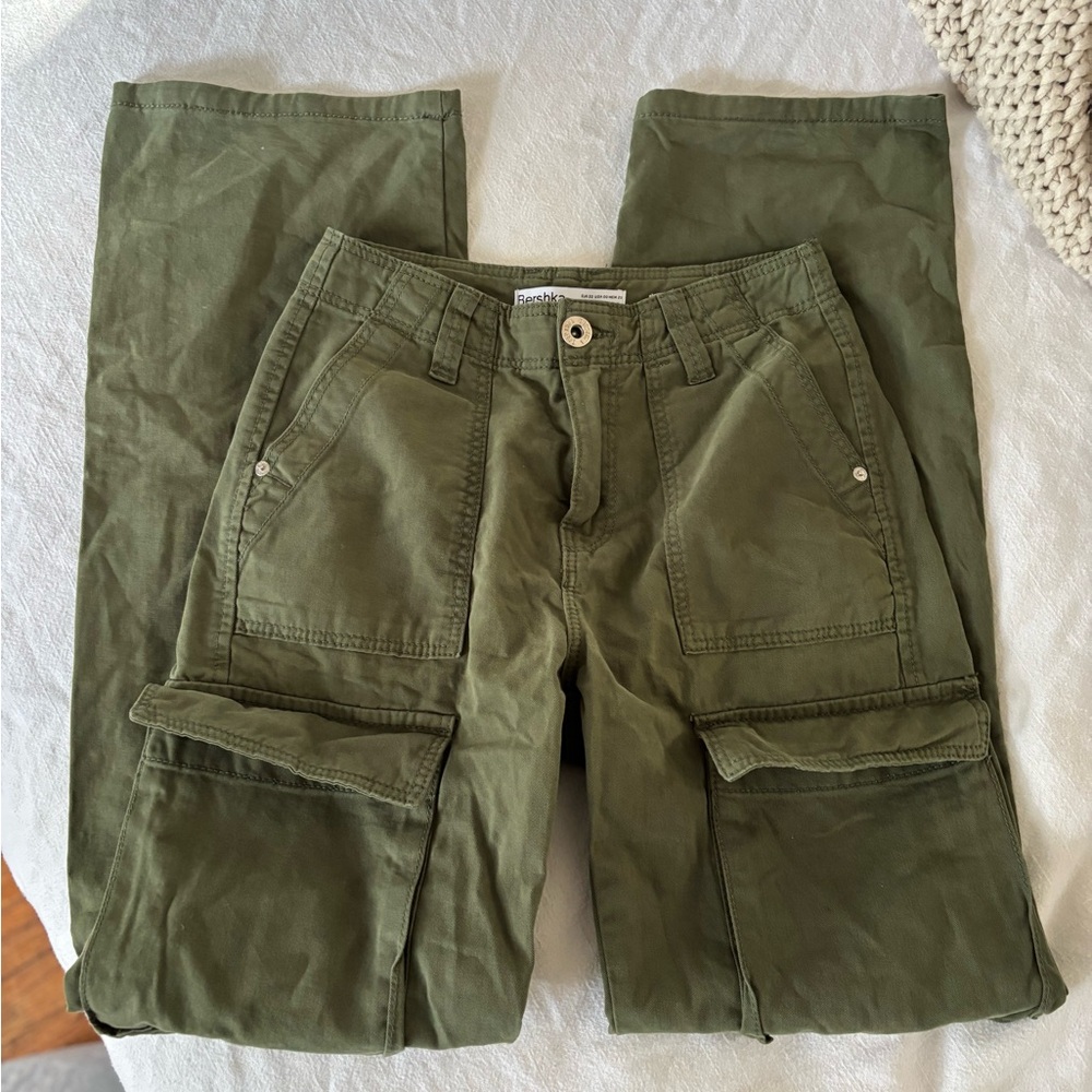 Woman’s bershka Green Cargo Pants